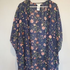 Market & Spruce sheer printed short sleeved cover top size large